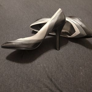Maripe Dress heels size 6 , black and gray